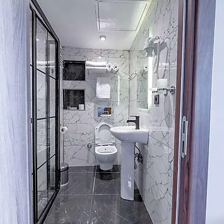Haliç Hotel *